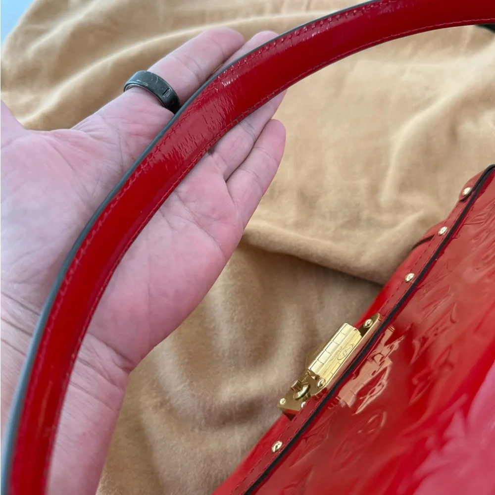 Louis Vuitton Venice Shoulder Bag Monogram Vernis: RED ♥️ - Picture 12 of 17